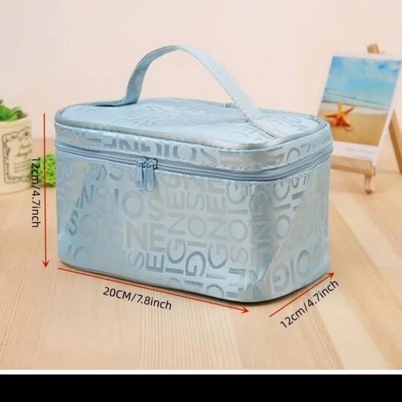 Fashion Cosmetic Makeup Travel Bag - Picture 3 of 3